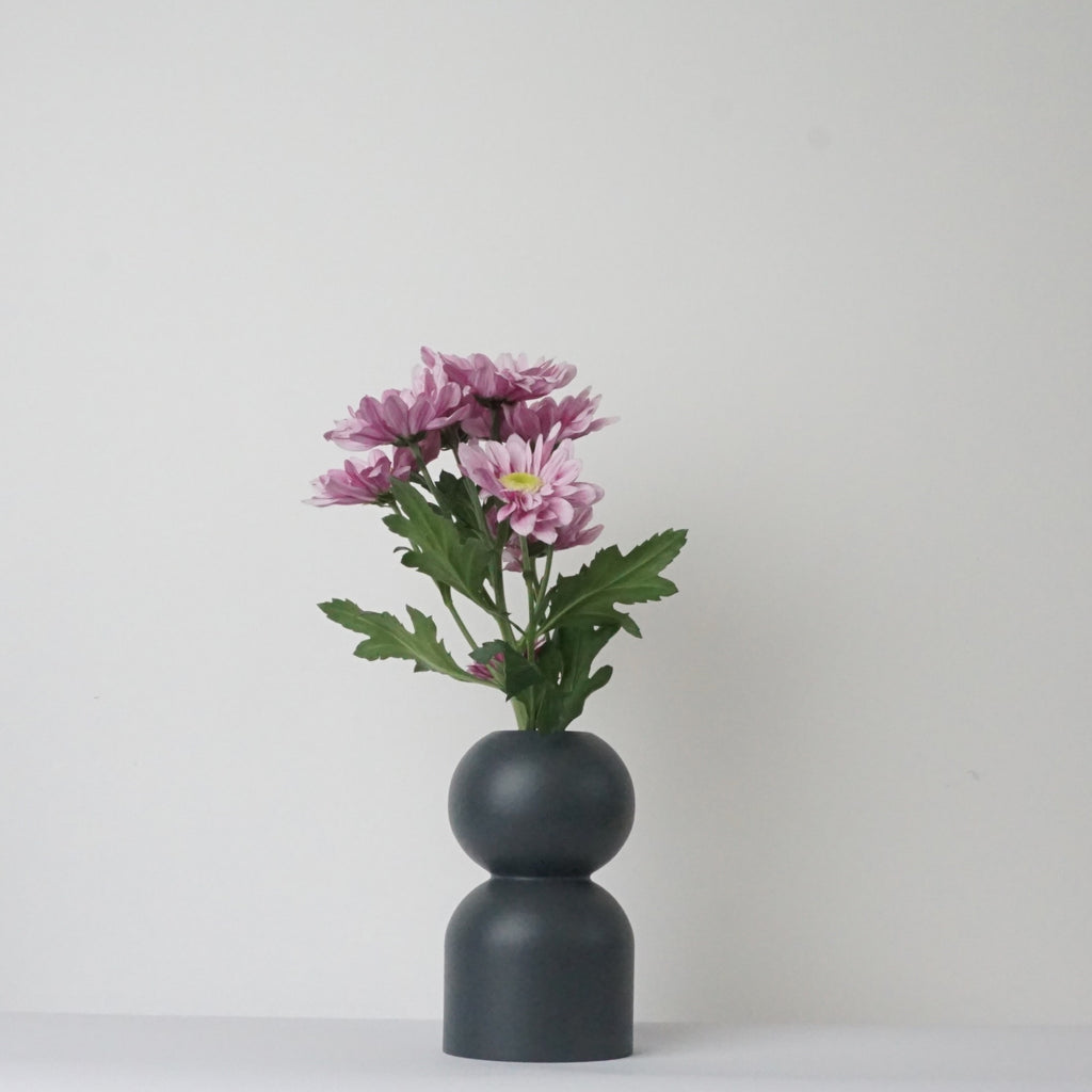 LEMON LILY Vase low Vases Charcoal
